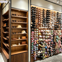 Vitrine décorative rétro en bois avec cadre arqué en L, éclairage LED, écologique, durable, avec portes vitrées et tiroirs de rangement pour bijoux