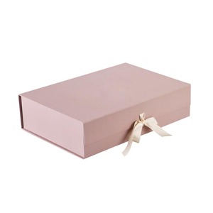 Caja de Regalo Magnética Grande Personalizada, Caja de Regalo Plegable Blanca Clásica para Empacar con Relieve y Laminado Mate - Product Image 3