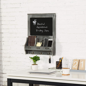 Estante organizador de llaves de Venta caliente en soporte de llave de madera quemada rústica con pizarra decorativa soporte de correo de entrada montado en la pared - Product Image 1