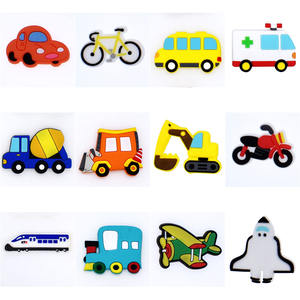 Breloques en PVC pour sabots, boucles décoratives pour chaussures, accessoires de chaussures : véhicules, feux de circulation, avion, bateau, vélo, voitures, autobus scolaires, pour enfants - Product Image 6