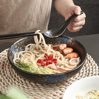 Bol à nouilles en céramique japonais personnalisé Vaisselle créative pour restaurant Usage domestique Servant des nouilles à soupe peu profondes Lamian
