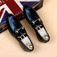 Station européenne pointue chaussures en cuir de style coréen pour hommes, augmentation de la hauteur en cuir, un pied chaussures à la mode