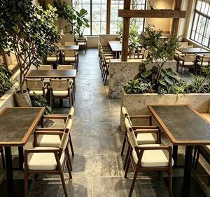 Set da Pranzo Moderno e Durevole in Rattan Stile Foresta per Ristoranti e Ambienti di Ristorazione Ricreativa - Product Image 1