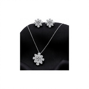 Ensemble collier et boucles d'oreilles en argent plaqué de qualité supérieure avec perles en zircon CZ pour les occasions de mariage des femmes - Product Image 2
