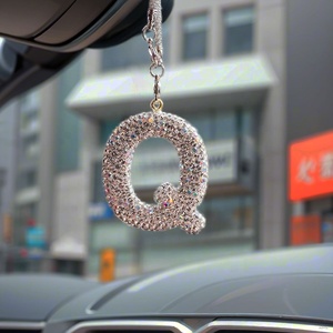 Adorno Colgante Único para Coche con Letras, de Cristal Brillante y Diamantes de Imitación, Accesorios Interiores Modernos y Populares para Mujer - Product Image 4