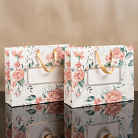 Sacs cadeaux en papier floral de qualité supérieure avec poignées en ruban doré, emballages de luxe personnalisés pour cadeaux, artisanat, vente au détail et en gros
