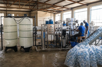 Système d'osmose inverse industriel monté sur châssis 4T/H pour le traitement de l'eau, destiné aux usines d'eau minérale et de boissons