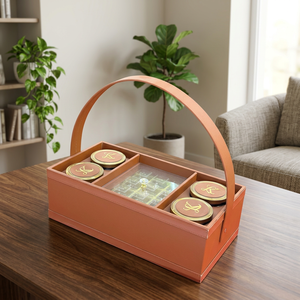 Boîte cadeau artisanale en MDF, série Hamper Box, 8x15 pouces, 12 compartiments, avec 4 bocaux, design lettre K découpée au laser sur mesure - Product Image 4