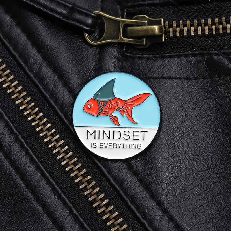 Goldfish Shark esmalte Pins Custom MINDSET IS EVERYTHING broches insignias de solapa Animal joyería regalo para niños amigos