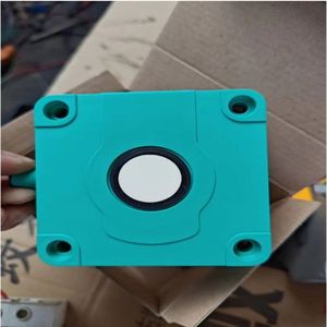 เซ็นเซอร์อัลตราโซนิก UB2000-F42-E6-V15 สำหรับวัดระดับและความใกล้เคียงในอุปกรณ์ไฟฟ้า - Product Image 4