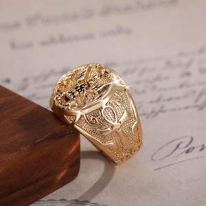 Anello Sigillo da Uomo F646 in Oro Massiccio 18K con Aquila, Gioiello Religioso Cristiano per Uso Quotidiano - Product Image 6
