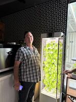 Nouveau fournisseur de système de culture hydroponique intelligent, armoire de culture verticale personnalisée pour la culture de légumes à domicile