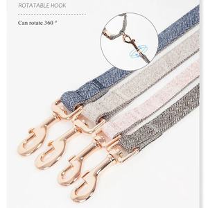 Juego de Correa y <span class=keywords><strong>collar</strong></span> de sarga rosa de lujo personalizado 2025 con hebilla de oro rosa y Gancho de cuerda 360 Correa y <span class=keywords><strong>collar</strong></span> de Tweed para mascotas - Product Image 3