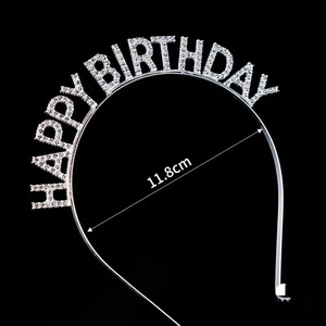 ที่คาดผมประดับเพชรพลอยลายสุขสันต์วันเกิด พร้อมดีไซน์น้ำผึ้งและความหวาน วัสดุโลหะผสม เหมาะสำหรับงานปาร์ตี้และเป็นเครื่องประดับวันเกิด - Product Image 3