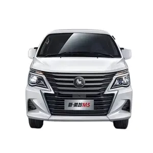 중국에서 큰 공간 새 차 7 인승 Dongfeng MPV 자동차 Lingzhi M5 미니 버스 저렴한 가격의 가족을위한 1.6L / 2.0L 가솔린 자동차