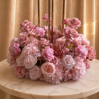 Guirlande de fleurs artificielles en roses roses personnalisées en gros PPS pour la décoration de centre de table d'événements de mariage
