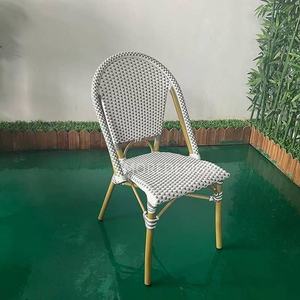Ensemble de <span class=keywords><strong>table</strong></span> et de chaises de jardin en rotin tressé de style <span class=keywords><strong>bistrot</strong></span> français <span class=keywords><strong>vintage</strong></span>, résistant aux intempéries, pour l'extérieur - Product Image 3