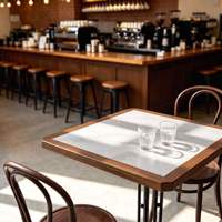 Table de salle à manger commerciale vintage Iron Master en grès rétro, style industriel américain du milieu du siècle, avec plateau en pierre et bois massif pour restaurants