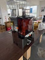 Automatische RVS sinaasappel- en citroenpers, eenvoudige bediening, 1 jaar garantie, 220V sapcentrifuge met kernmotorcomponent