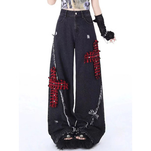 Jean rétro déchiré à carreaux rouges avec patchwork, coupe ample et droite, style féminin, pantalon large à la cheville - Product Image 1