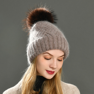 Fabricants de bonnets d'hiver <span class=keywords><strong>pour</strong></span> femmes en cachemire <span class=keywords><strong>tricot</strong></span>é avec pompon en fourrure véritable, à rayures et à revers, de luxe, en gros - Product Image 2
