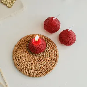 Romantic Love Fruit Strawberry Shaped Scented Candles Aromatic Candles Velas Aromatica for Home Decoration Wedding