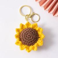 Porte-clés en peluche tricotée motif dessin animé (plante, fruit, tournesol, fraise), pendentif pour sac d'école, porte-clés de voiture, breloque de sac pour fille, ornement