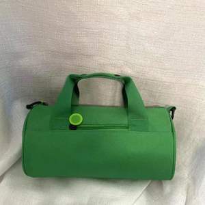 Bolsa de Gimnasio de Tela Oxford Impermeable y Resistente, Bolsa de Viaje Redonda Tipo Duffel, Bolso Deportivo Ligero de Hombro para Hombre - Product Image 2