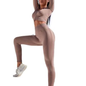 Ensemble de yoga de style nouveau 2024, vêtements de fitness hautement élastiques, vêtements de sport de gym sans couture, près du corps, ensemble de yoga sexy - Product Image 6