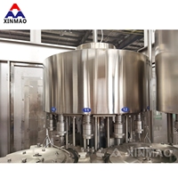 Ligne de production complète d'eau en bouteille de 2L, 4000 BPH, incluant les étapes de soufflage, de remplissage, de bouchage, d'étiquetage et d'emballage