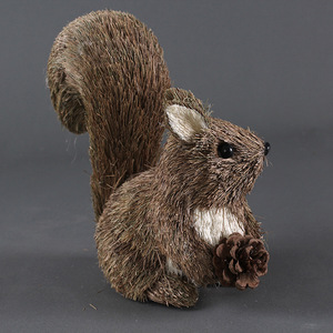 Adorno Artesanal de Ardilla Tejida con Paja y Piñas, Ecológico, Venta al por Mayor de Fábrica, para Decoración Festiva y del Hogar - Product Image 2