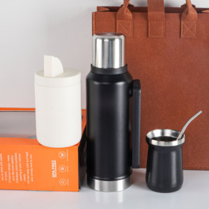 Kit Completo de <span class=keywords><strong>Yerba</strong></span> <span class=keywords><strong>Mate</strong></span> <span class=keywords><strong>Premium</strong></span> Termo de Acero Inoxidable de 1.2 L con Contenedor para <span class=keywords><strong>Yerba</strong></span> Sistema de Bombilla y Asa Botella Térmica al Vacío - Product Image 4