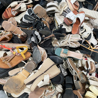Chaussures de mode d'occasion S14 pour femmes – Qualité supérieure, talons hauts et sandales plates usagées, chaussures de seconde main