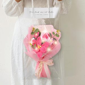 Bouquet di Fiori all'Uncinetto Fatto a Mano, Tulipani e Rose Sfumati Rosa, Decorazione per la Casa, Regalo di Laurea e Compleanno, Fiore Eterno - Product Image 5