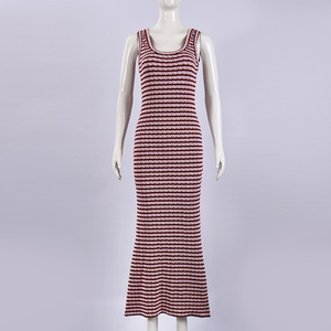 Elegante Abito Lungo a Righe Rosse e Bianche in Maglia per Donna, Vestito Casual Chic da Boutique - Product Image 4
