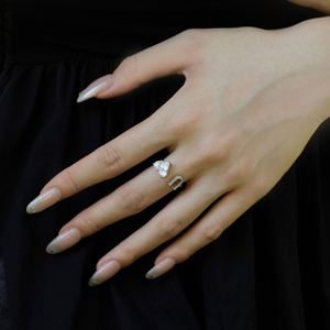 Bague de fiançailles, de promesse ou de mariage DYLAM 26, initiale alphabet U, argent sterling 925, forme cœur, zircone cubique 5A, bijoux fins - Product Image 4