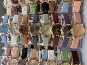 Orologio da donna con cassa rotonda placcata in oro, cinturino in pelle, resistente all'acqua, accessorio di moda - Product Image 3