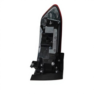 Feux arrière de voiture Mercedes Benz W247 A2479066804 de haute qualité et en parfait état - Product Image 4
