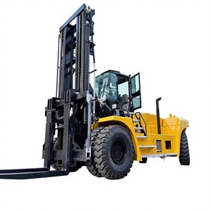 Pour 40 tonnes, avec mât à deux étages et fourche de 2400 mm de longueur, le moteur fournit une puissance et des heures de fonctionnement prolongées. Capacité de 40 tonnes - Product Image 1