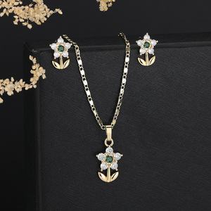 Set Kalung Kalung Inisial Desainer Fashion Perhiasan Berhiaskan Zirkonia Set Kalung dan Anting Berlian Emas untuk Wanita - Product Image 3