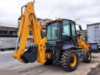 Chargeuse sur pneus polyvalente 764A 8 tonnes avec dispositif de travail renforcé pour projets routiers, briqueteries et chargement de marchandises en vrac