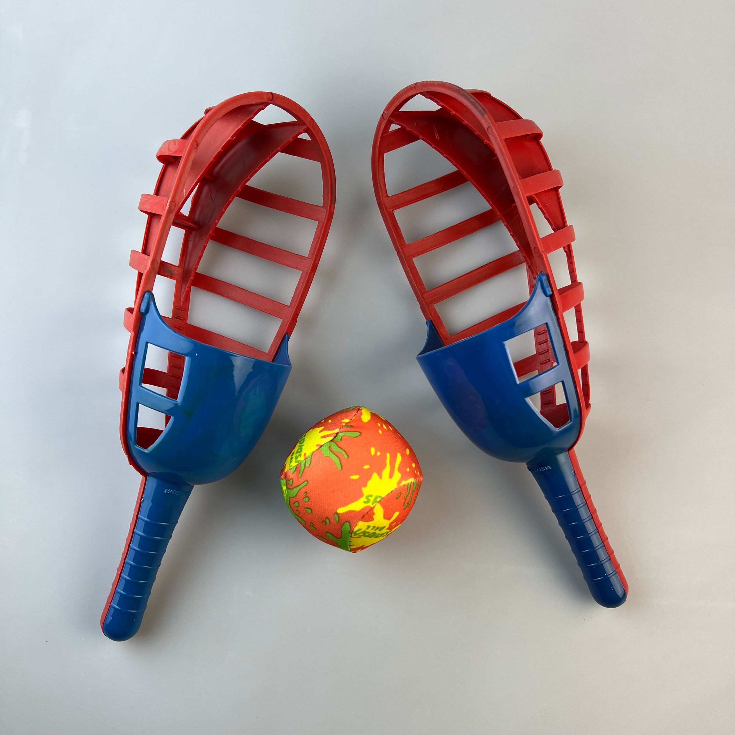 Squap Catch Ball Game - 2 St Set - Inkluderar 2 Squaps Och 4 Bollar