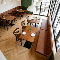 Nous produisons des meubles de restaurant de style vintage et pouvons fabriquer sur mesure des tables, des chaises et des banquettes.