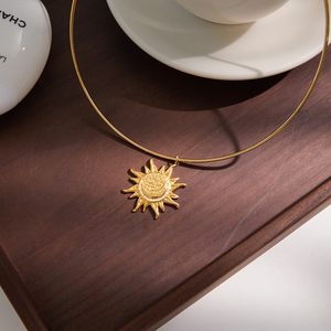 Collar de Gargantilla con Colgante de Sol y <span class=keywords><strong>Luna</strong></span> en Acero Inoxidable Chapado en Oro, con Extensor, Impermeable, Hipoalergénico, Joyería de Moda para Mujer - Product Image 6