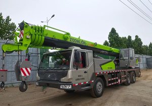 Grúa sobre Camión Usada Zoomlion de 30 Toneladas, Todoterreno, Hidráulica, para Construcción, con Motor Weichai, Caja de Cambios, Bomba y Motor de Engranajes - Product Image 3