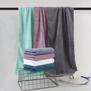 Toalla Deportiva Kim Ryan de Microfibra de 30x100cm, Secado Rápido, para Gimnasio y Yoga, con Logotipo Personalizado, Absorbente y Ligera - Product Image 1