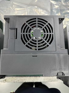 ไดรฟ์ AC สามเฟส รุ่น 900 ซีรีส์ ขนาด 37KW 45KW 380V 460V พร้อมการสื่อสาร RS485 ควบคุม V/F และ SVC แบบวงจรเปิด PWM - Product Image 2