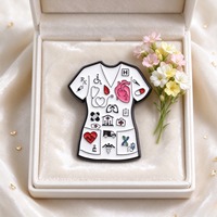 Broche en alliage de zinc en forme d'uniforme d'infirmière avec icônes médicales, accessoire en émail pour la décoration de sacs à dos et de vêtements, cadeau pour le personnel médical
