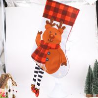 Chaussettes de Noël transfrontalières, chaussettes en peluche, pendentifs de Noël bonhomme de neige et renne à carreaux rouges et noirs, pour le shopping