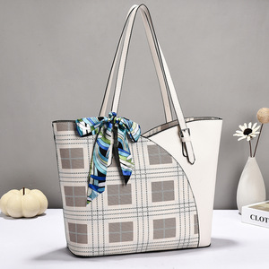 Large Capacity Solid Color 2026 New Fashionable <b>Small</b> Fresh Versatile Simple Casual Trendy <b>Handbags</b> - Product Image 2